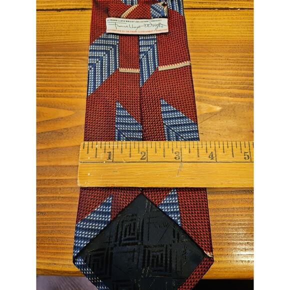Men's Frank Lloyd Wright Collection Necktie - Picture 4 of 5